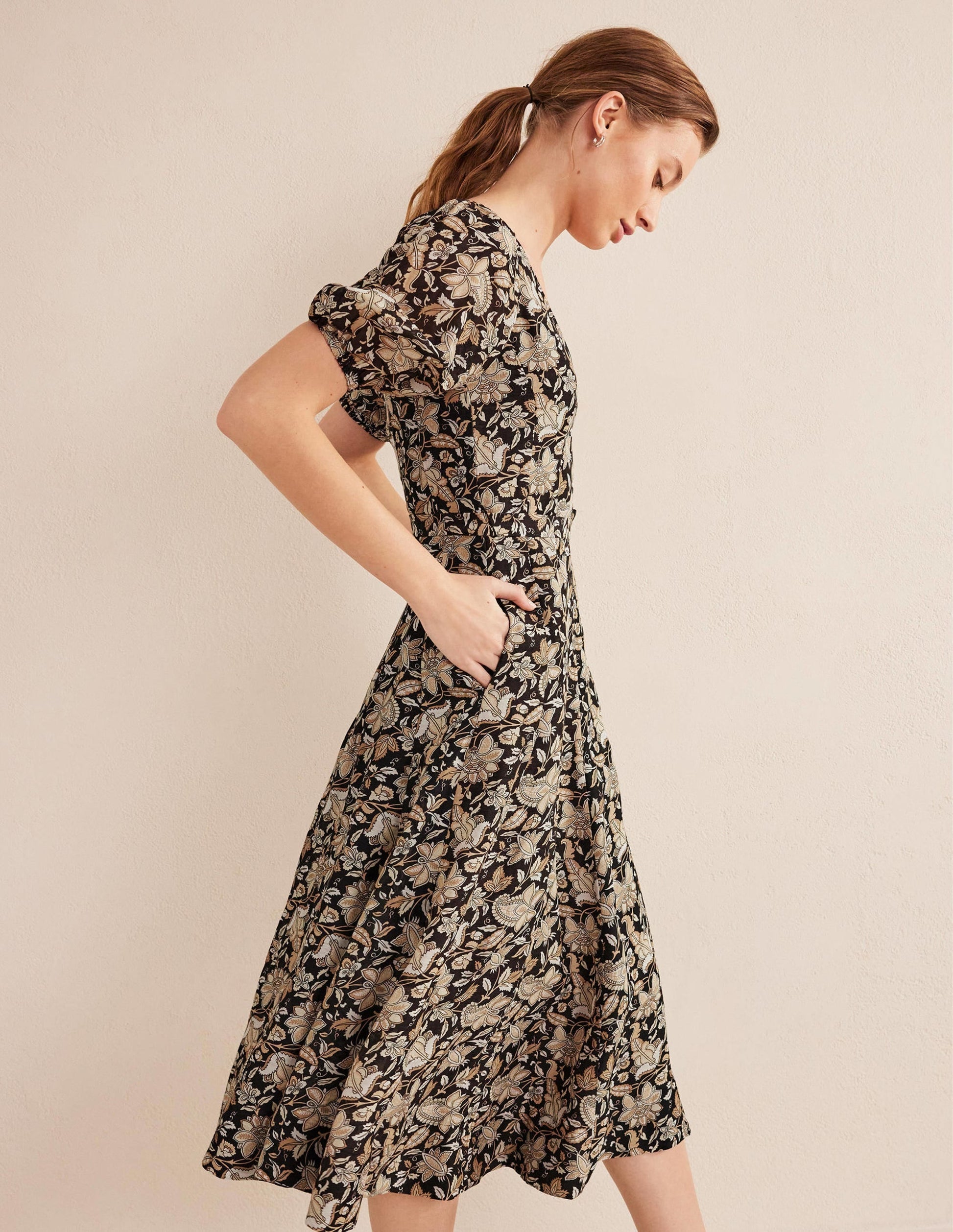 Full Skirt Panelled Midi Dress-Black, Paisley Vine-4