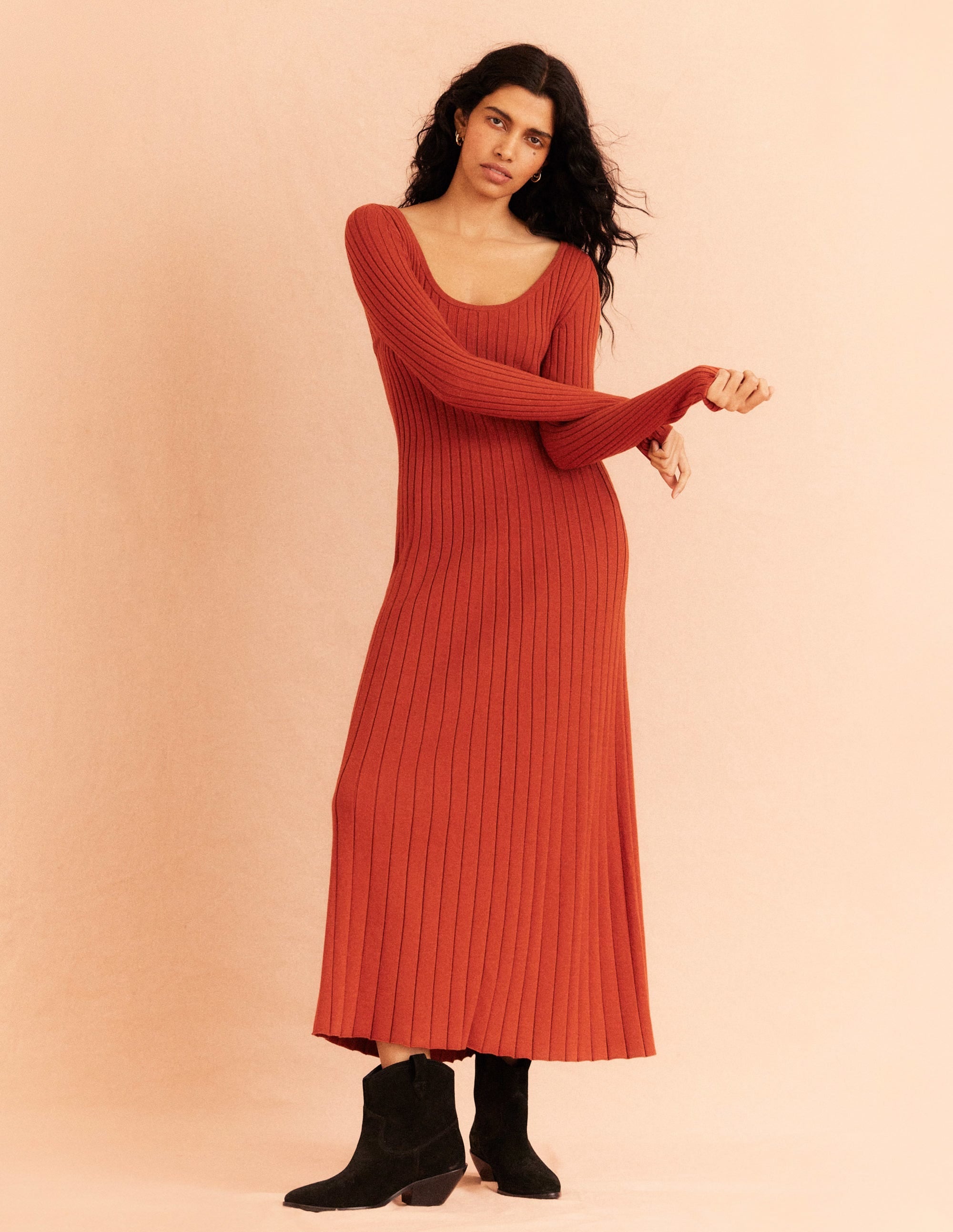 Scoop Neck Knitted Midi Dress-Rust - Image 2