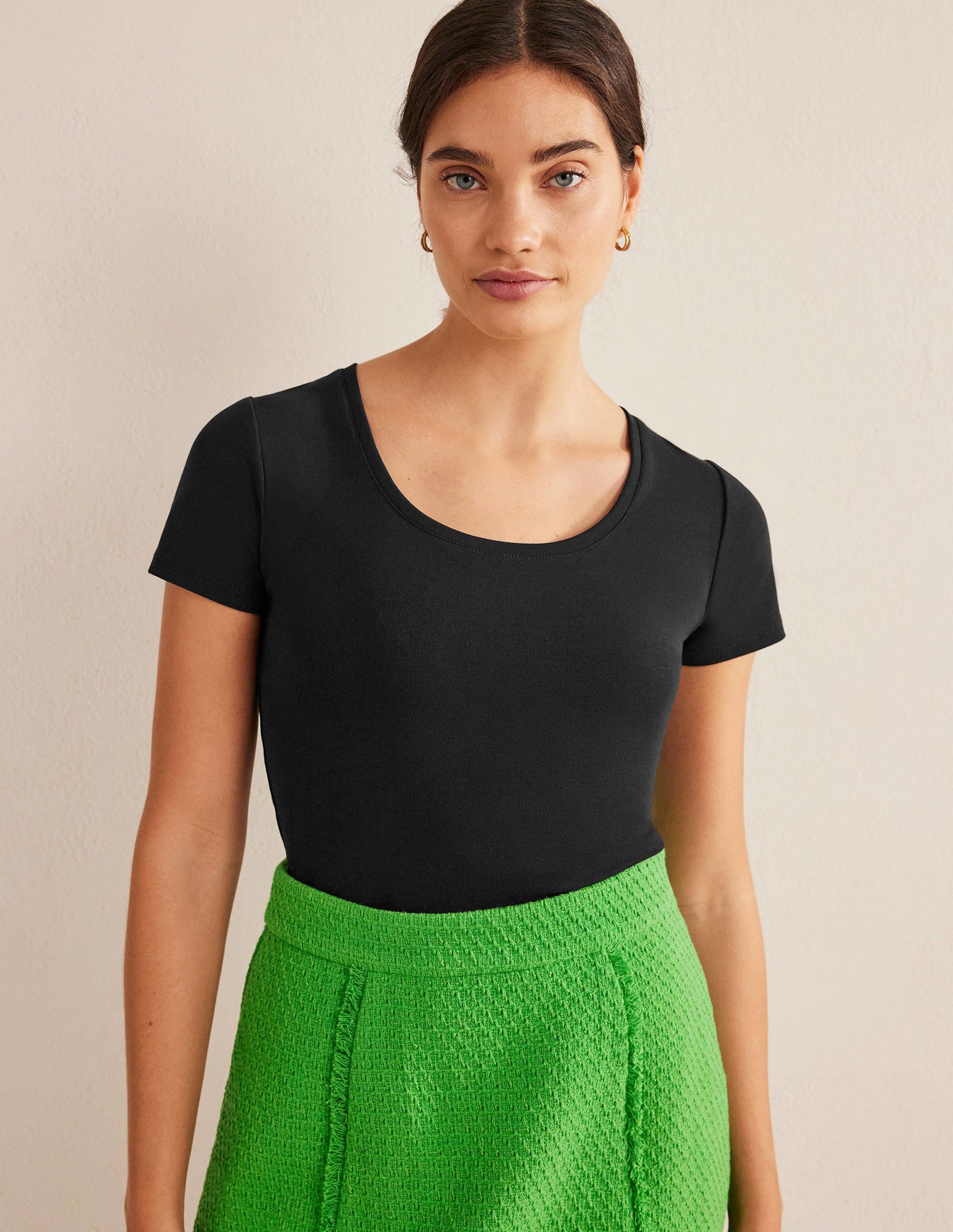 Essential Short Sleeve T-Shirt-Black - Image 1