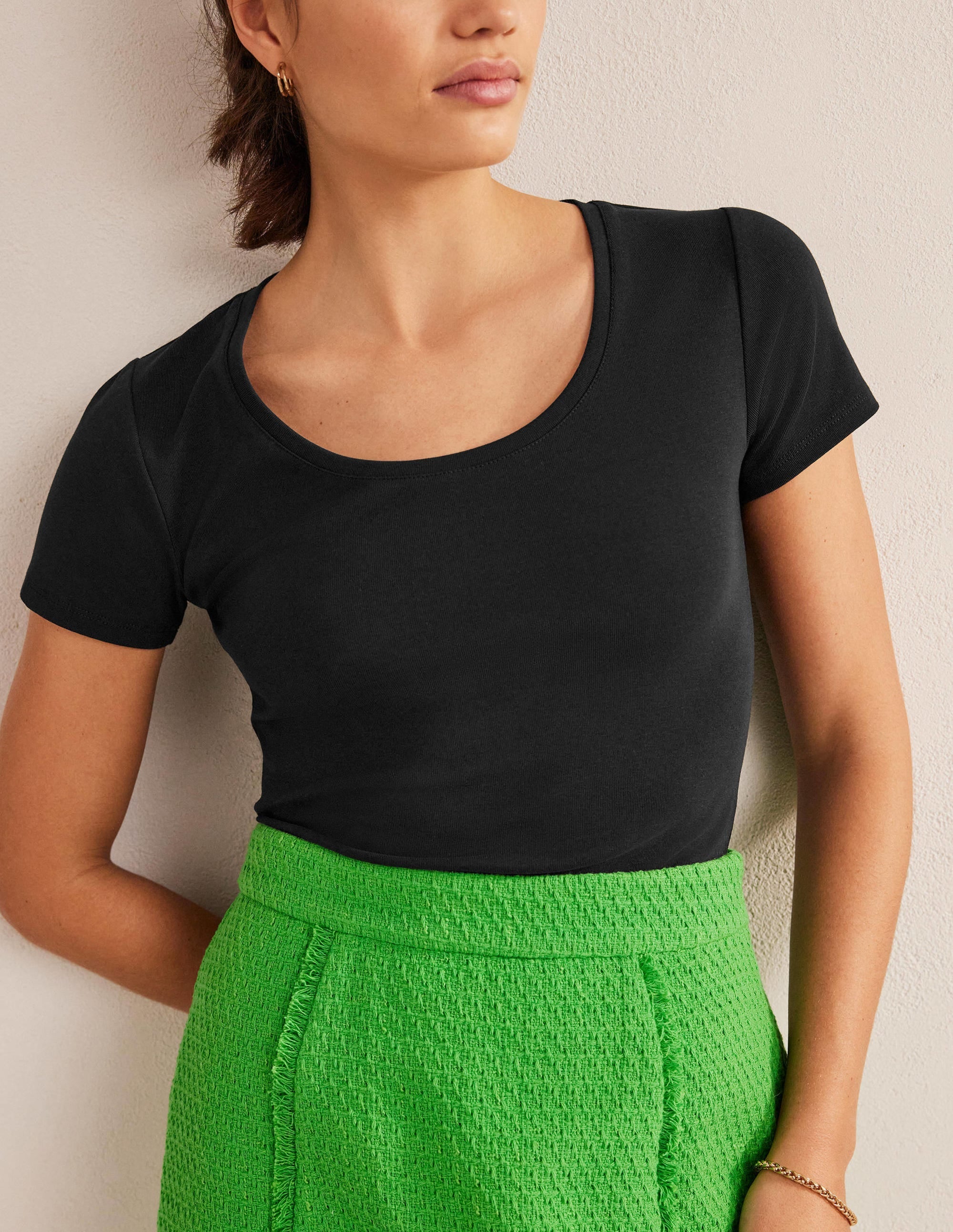 Essential Short Sleeve T-Shirt-Black - Image 5