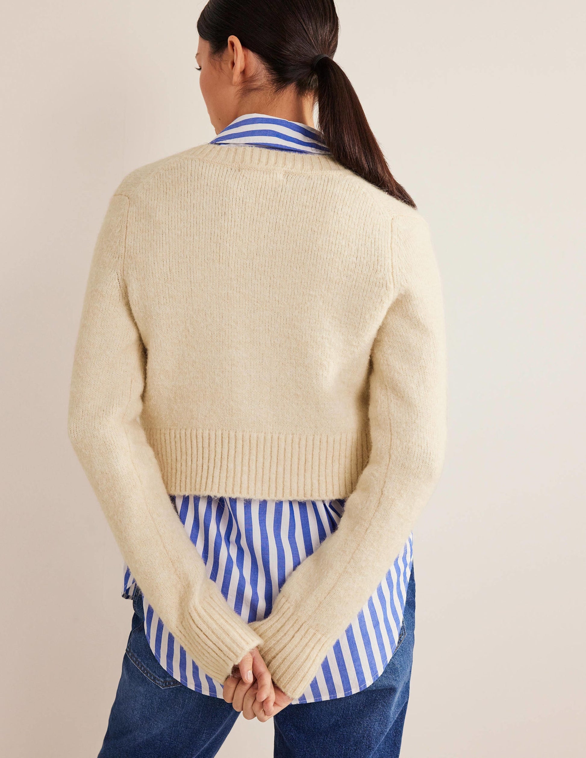 Fluffy Cropped V-Neck Jumper-Rope-3