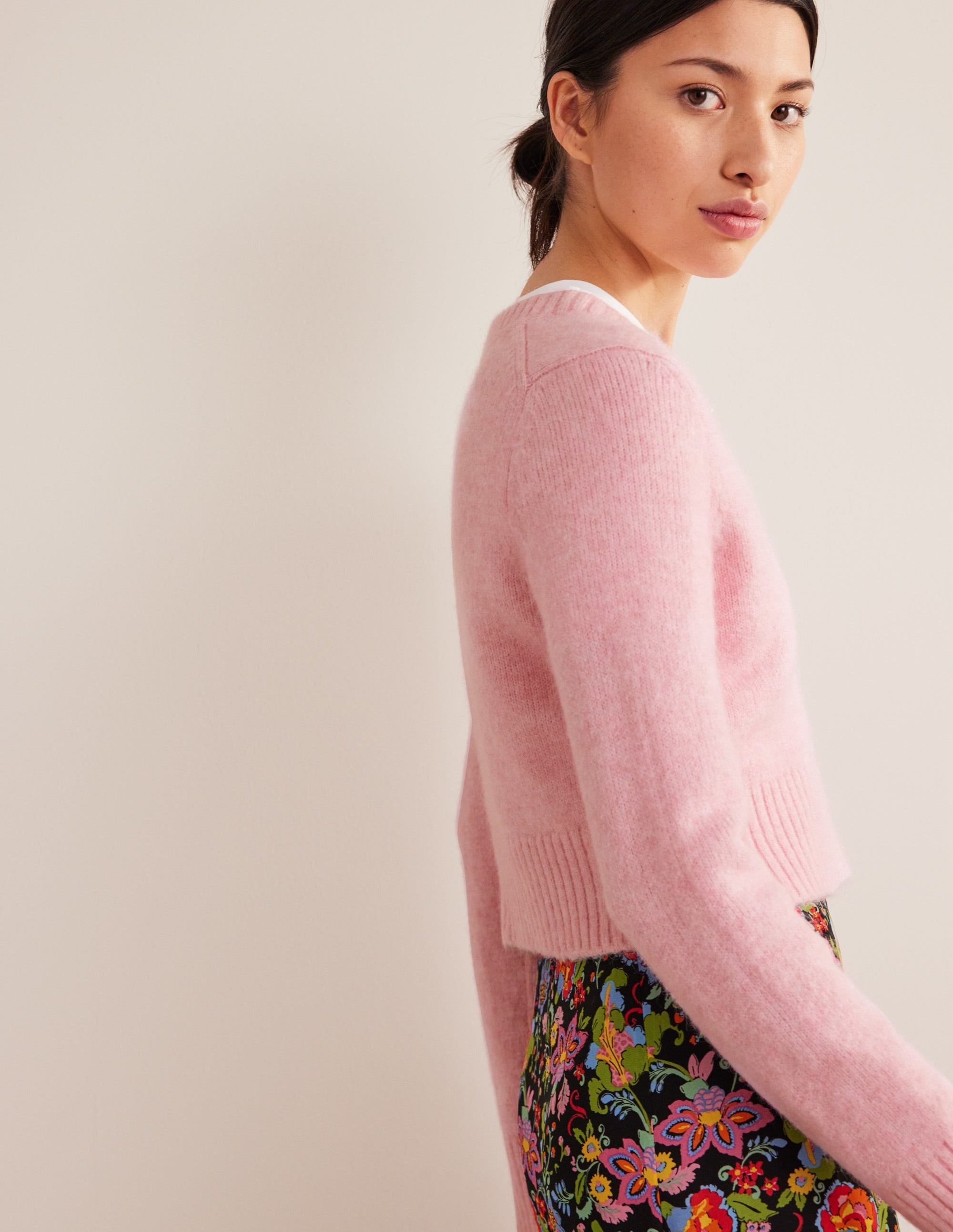 Fluffy Cropped V-Neck Jumper-Cameo Pink - Image 4