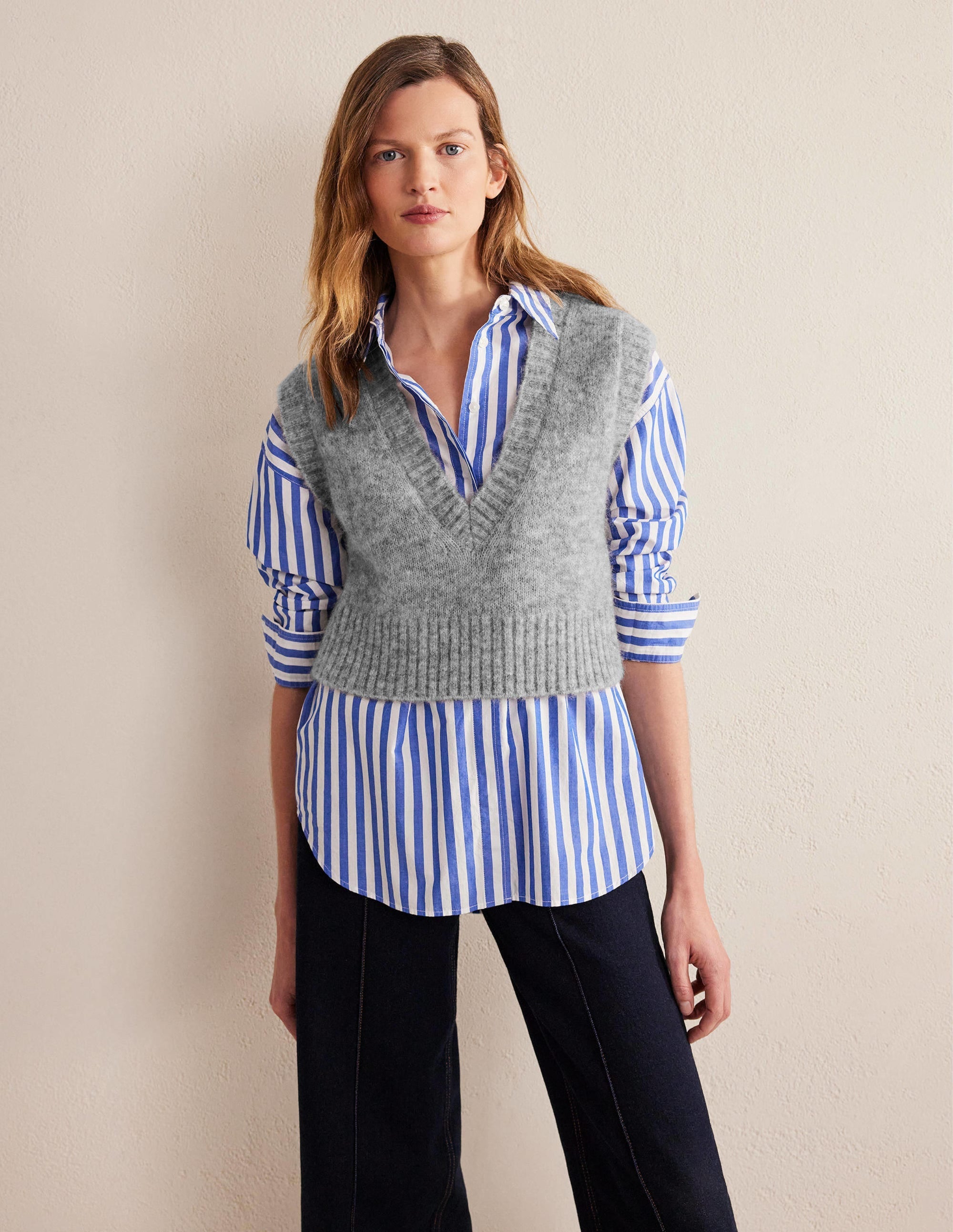 Fluffy Cropped V-Neck Tank Top-Grey Melange - Image 4