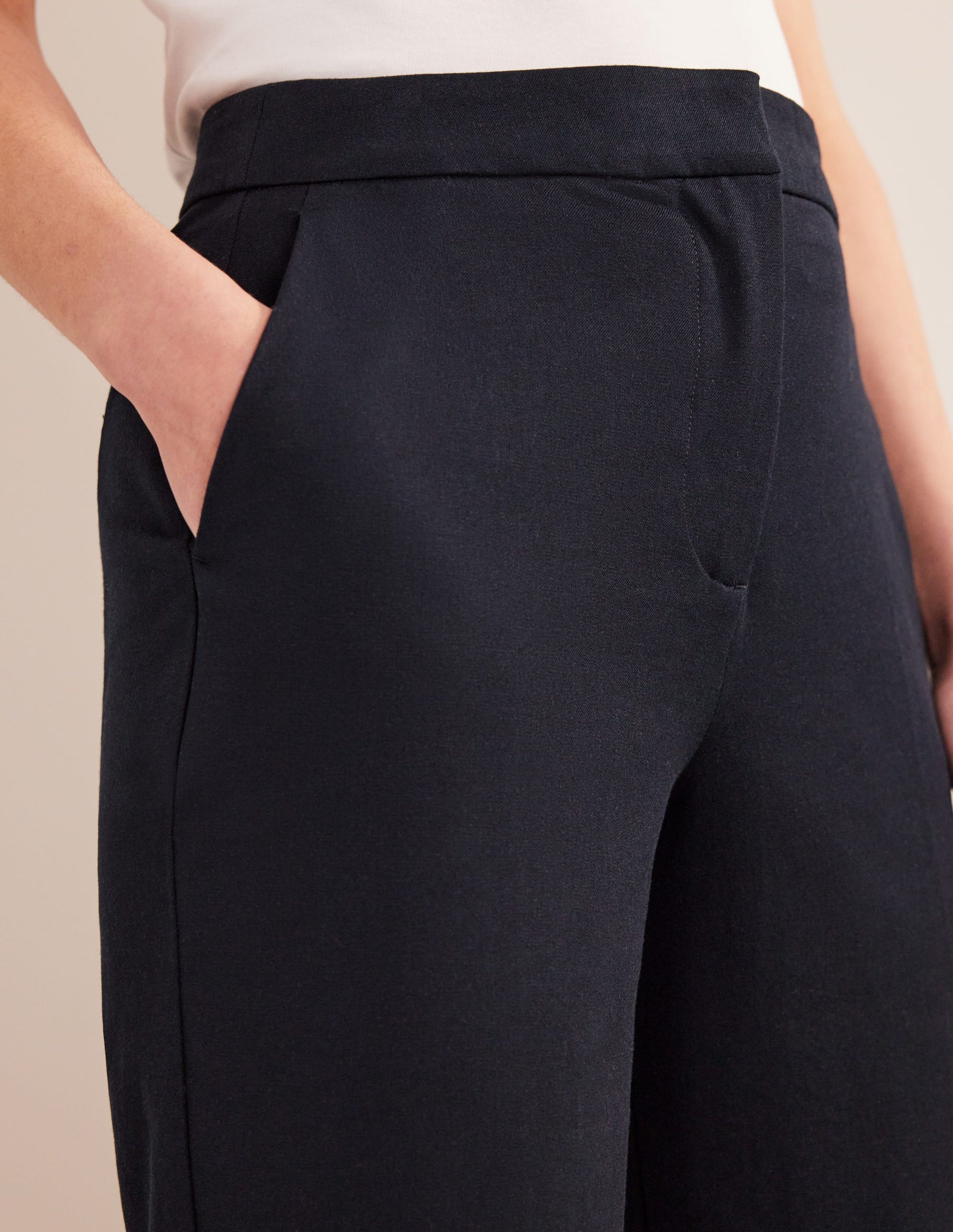 Bi-Stretch Tapered Trousers-Navy-5