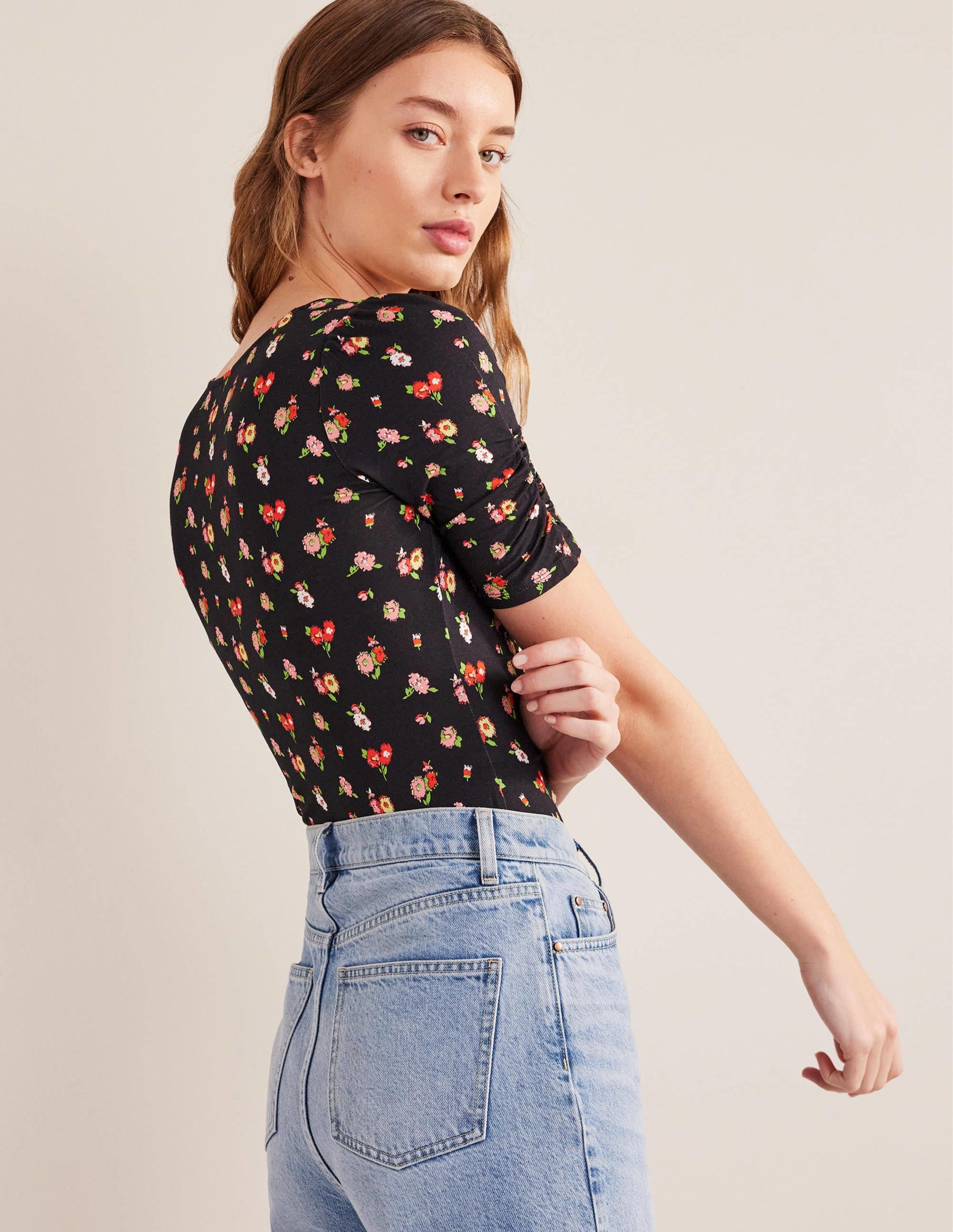 Ruched Front Printed Top-Black, Dainty Sprig - Image 3