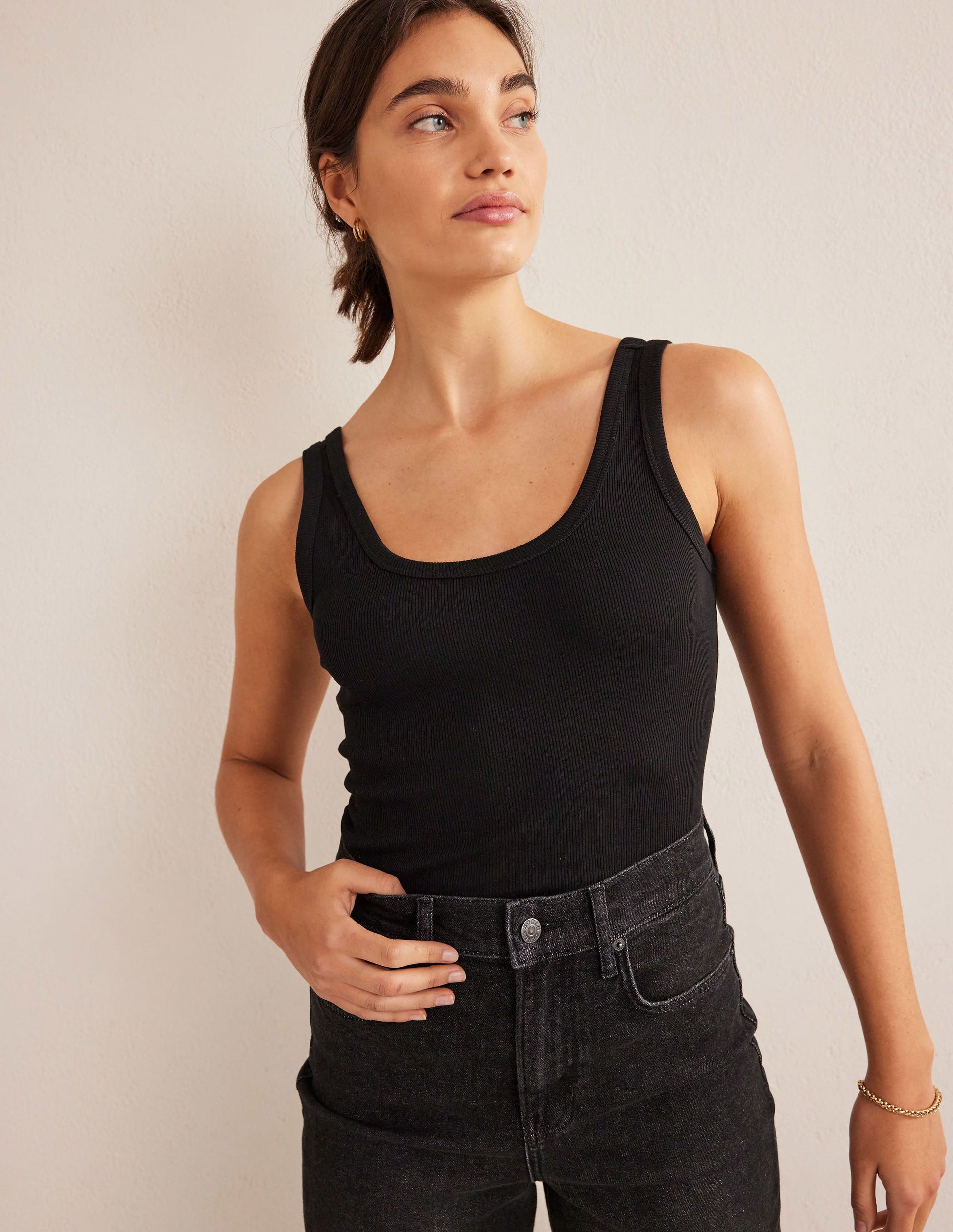 Cotton Ribbed Scoop Vest-Black-1