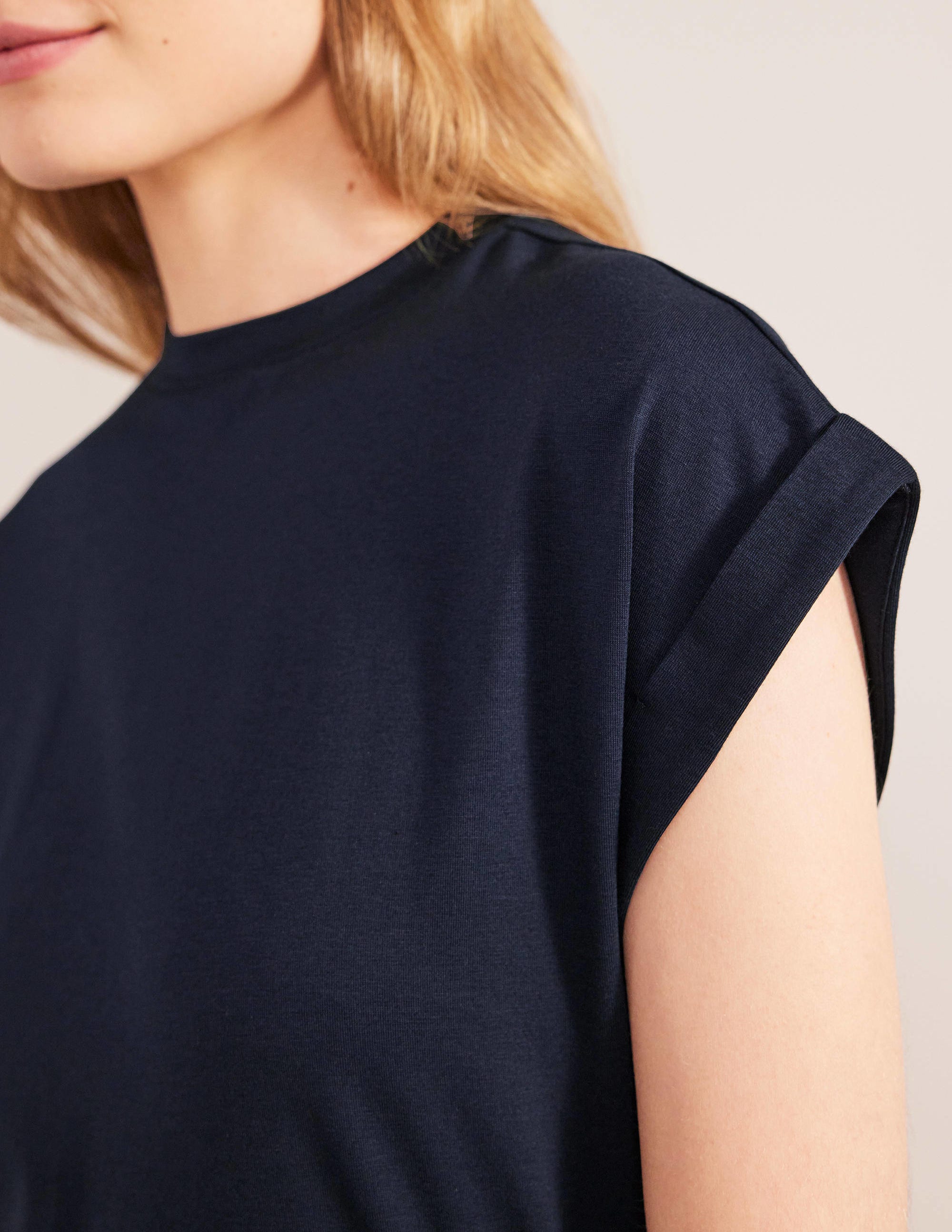 Turn Back Sleeve Crew T-Shirt-Navy - Image 2