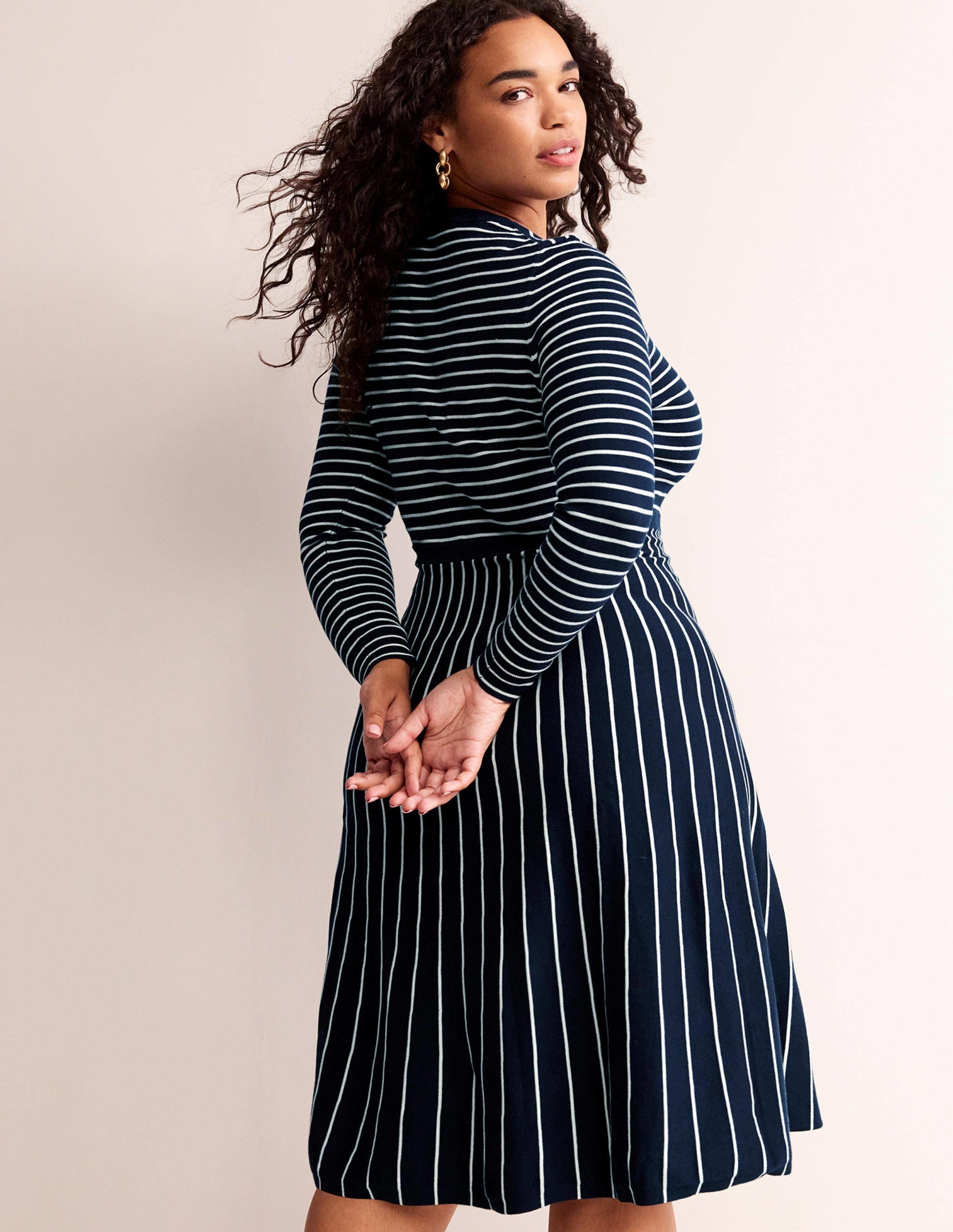 Maria Knitted Midi Dress-Navy and Ivory - Image 9
