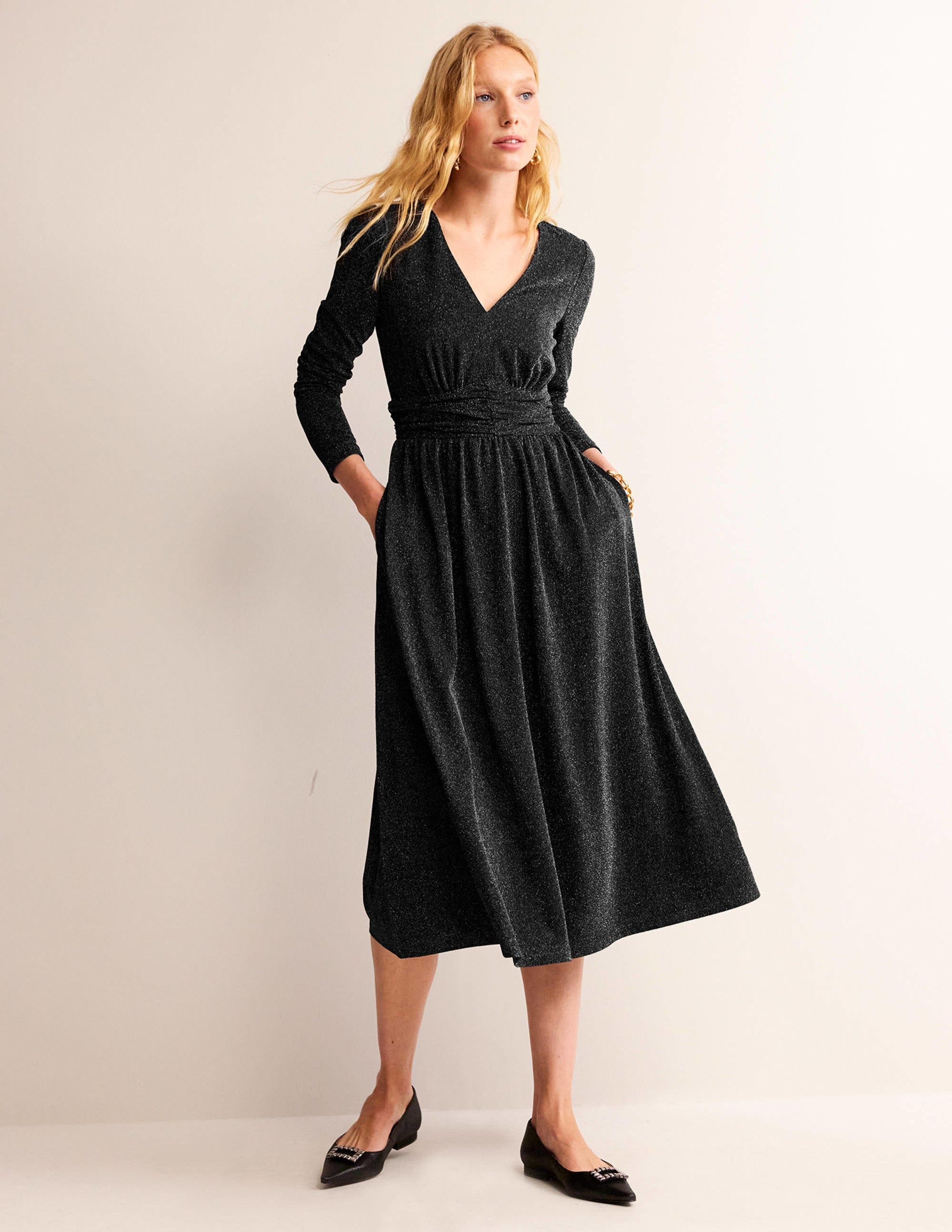 Ruched Sparkle Midi Dress-Black - Image 4