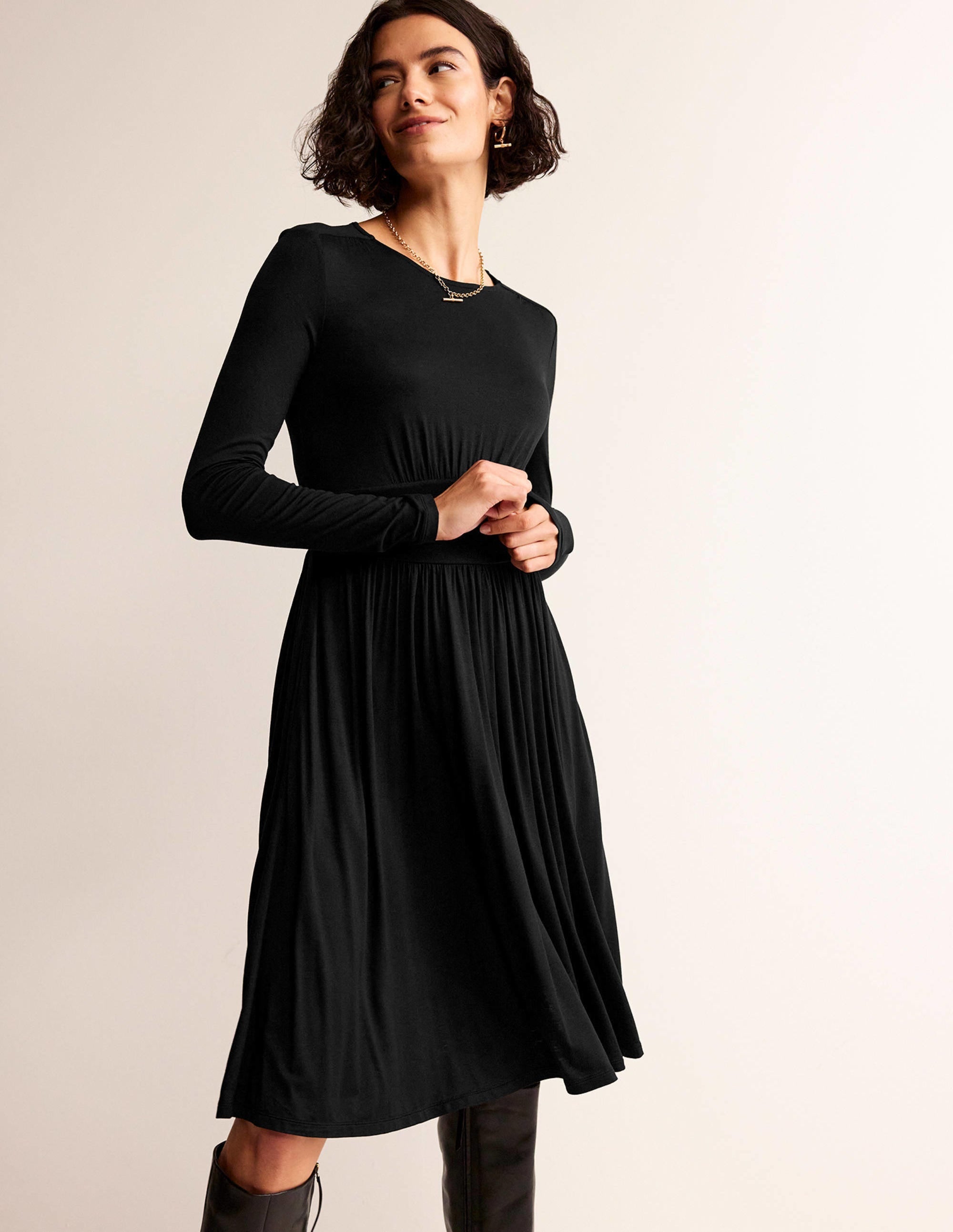 Thea Short Jersey Dress-Black - Image 4