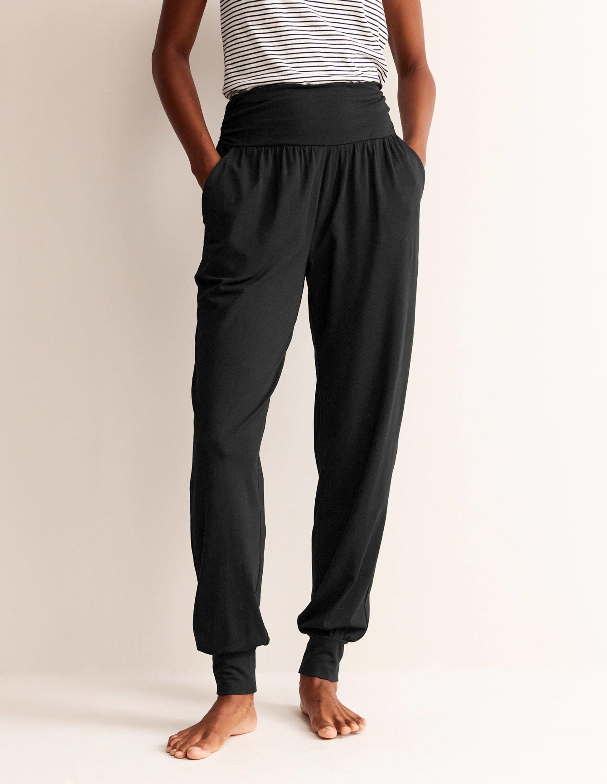 Hareem Jersey Joggers-Black-4