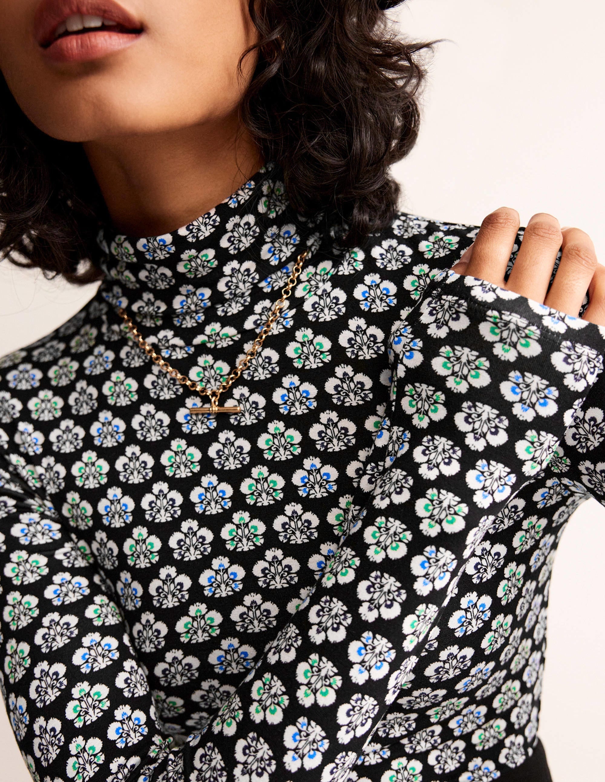 Polly Jersey Top-Black, Carnation Stamp - Image 2