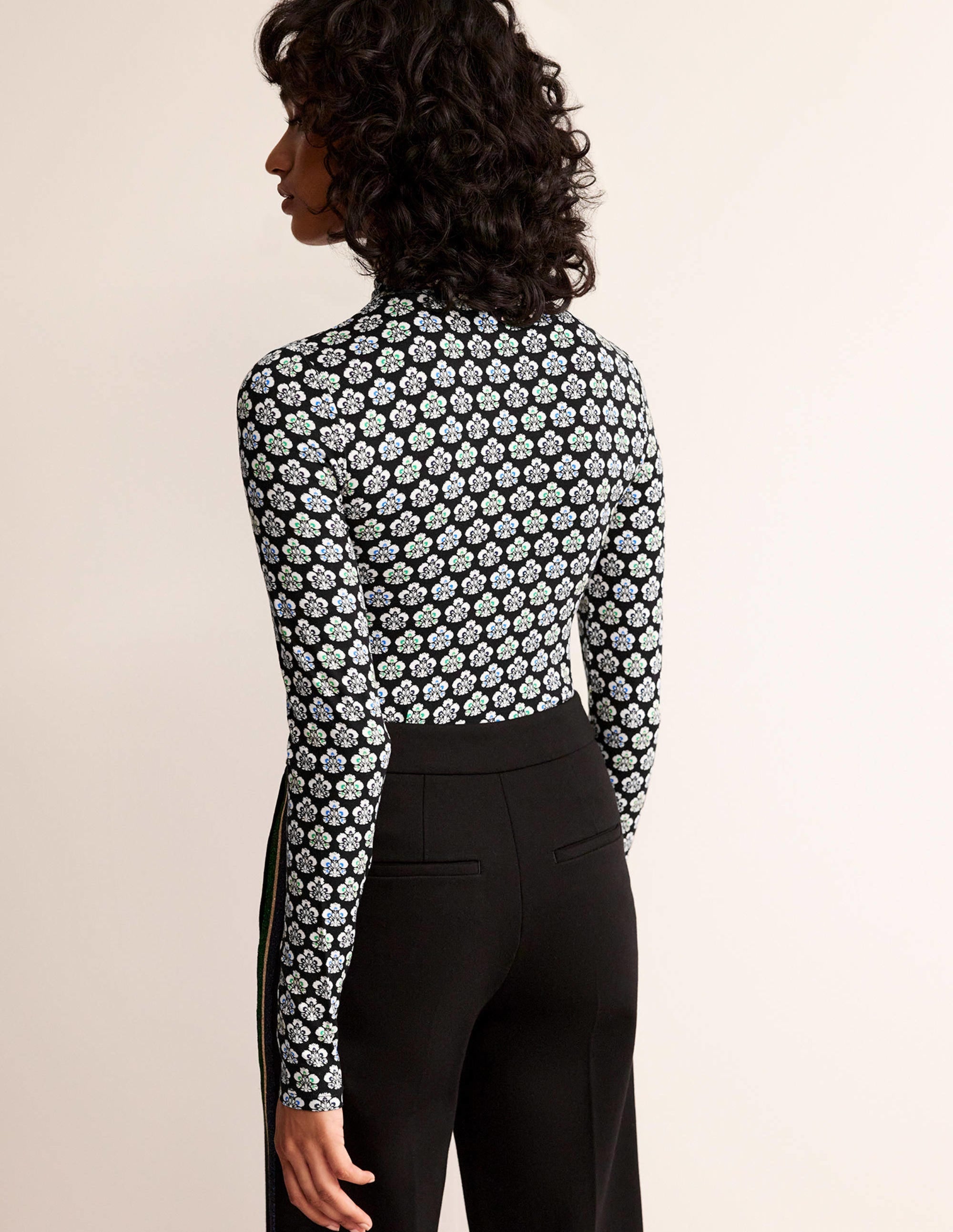 Polly Jersey Top-Black, Carnation Stamp - Image 3