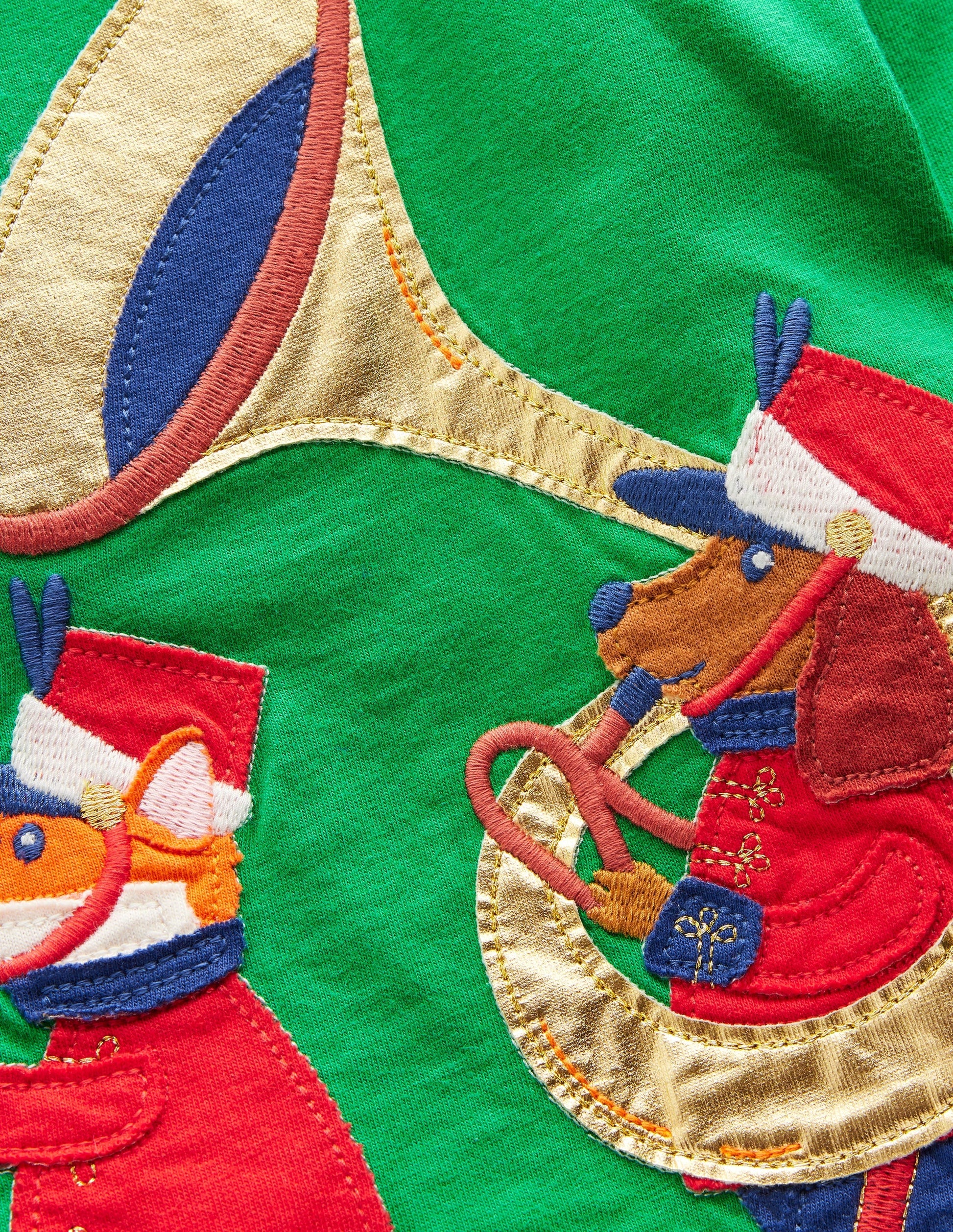 Appliqué T-shirt-Highland Green Band-3