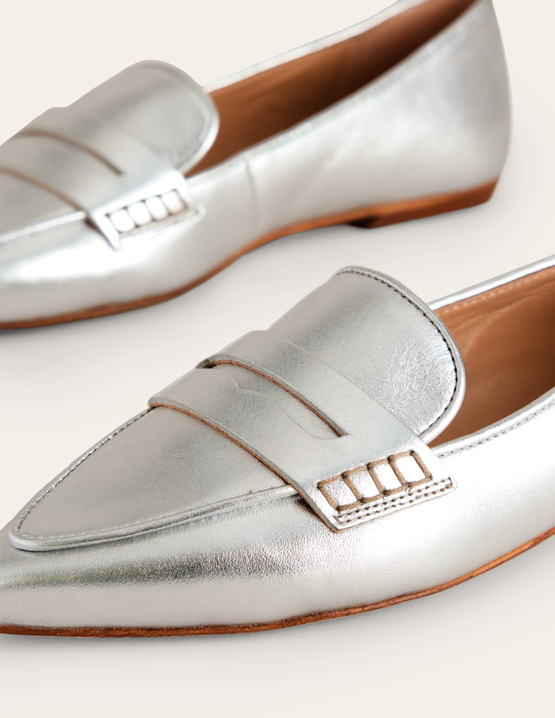 Pointed Loafers-Silver-4