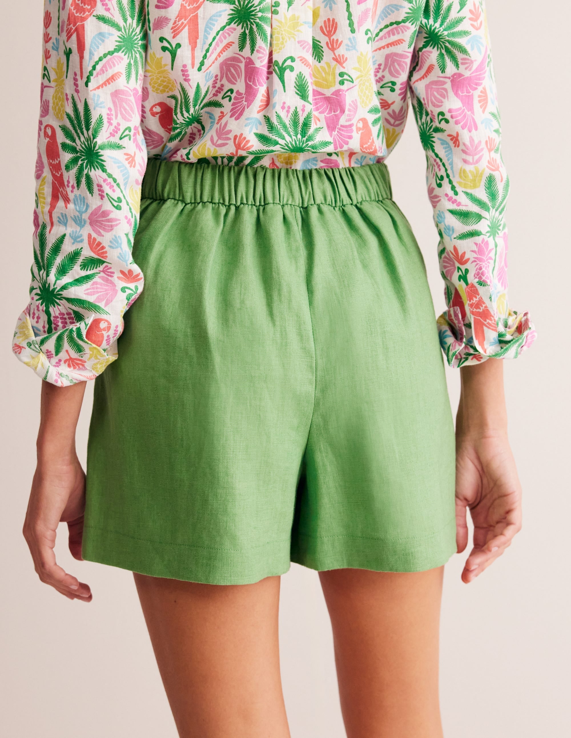 Hampstead Linen Shorts-Stone Green - Image 3