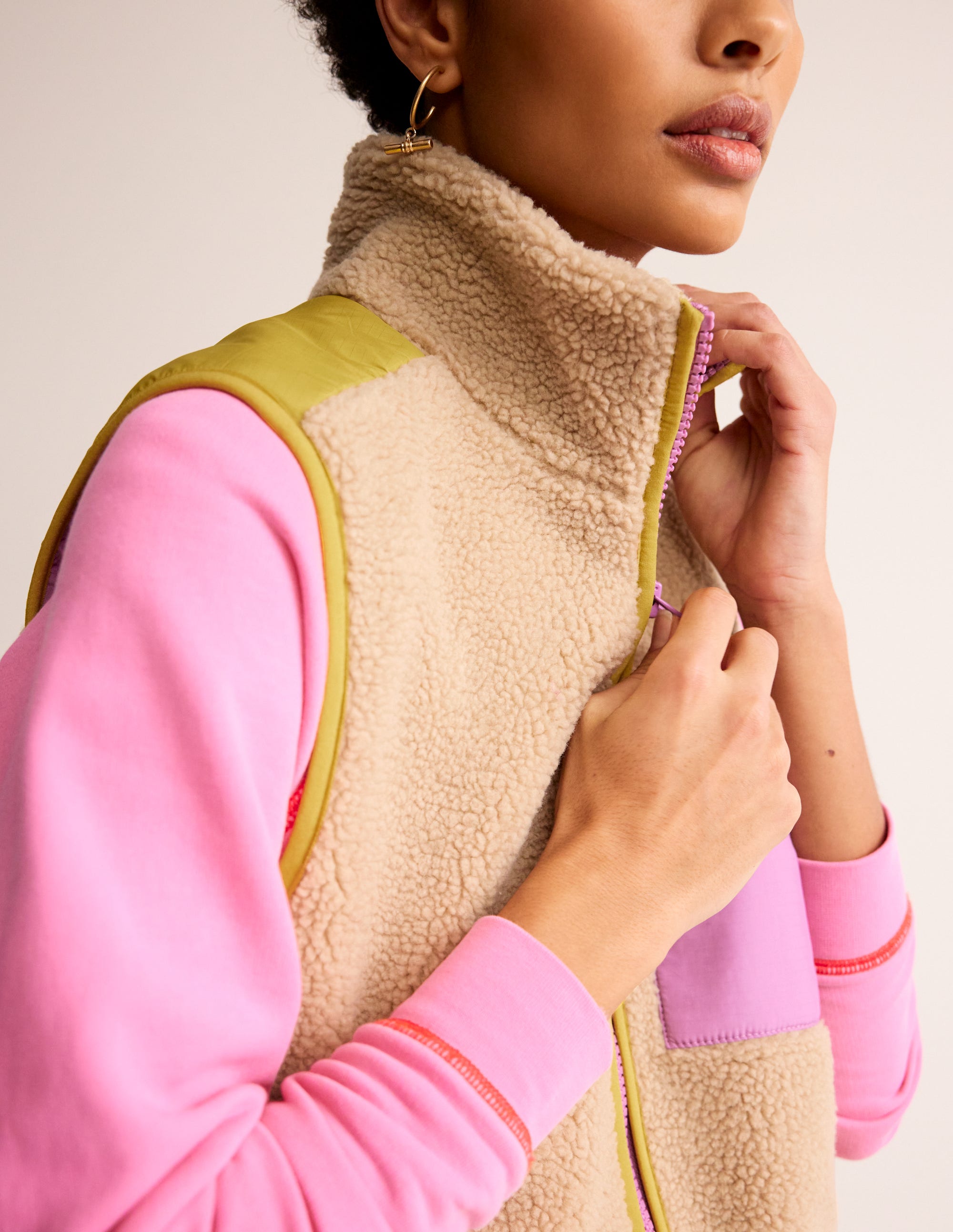 Borg Gilet-Mulberry, Antique Moss - Image 3