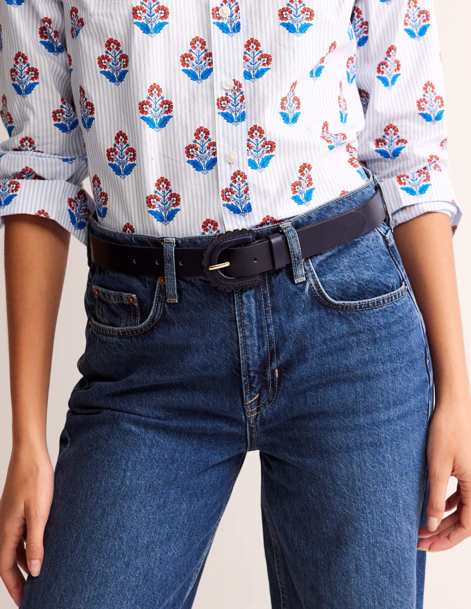 Scallop Buckle Belt-Navy-1