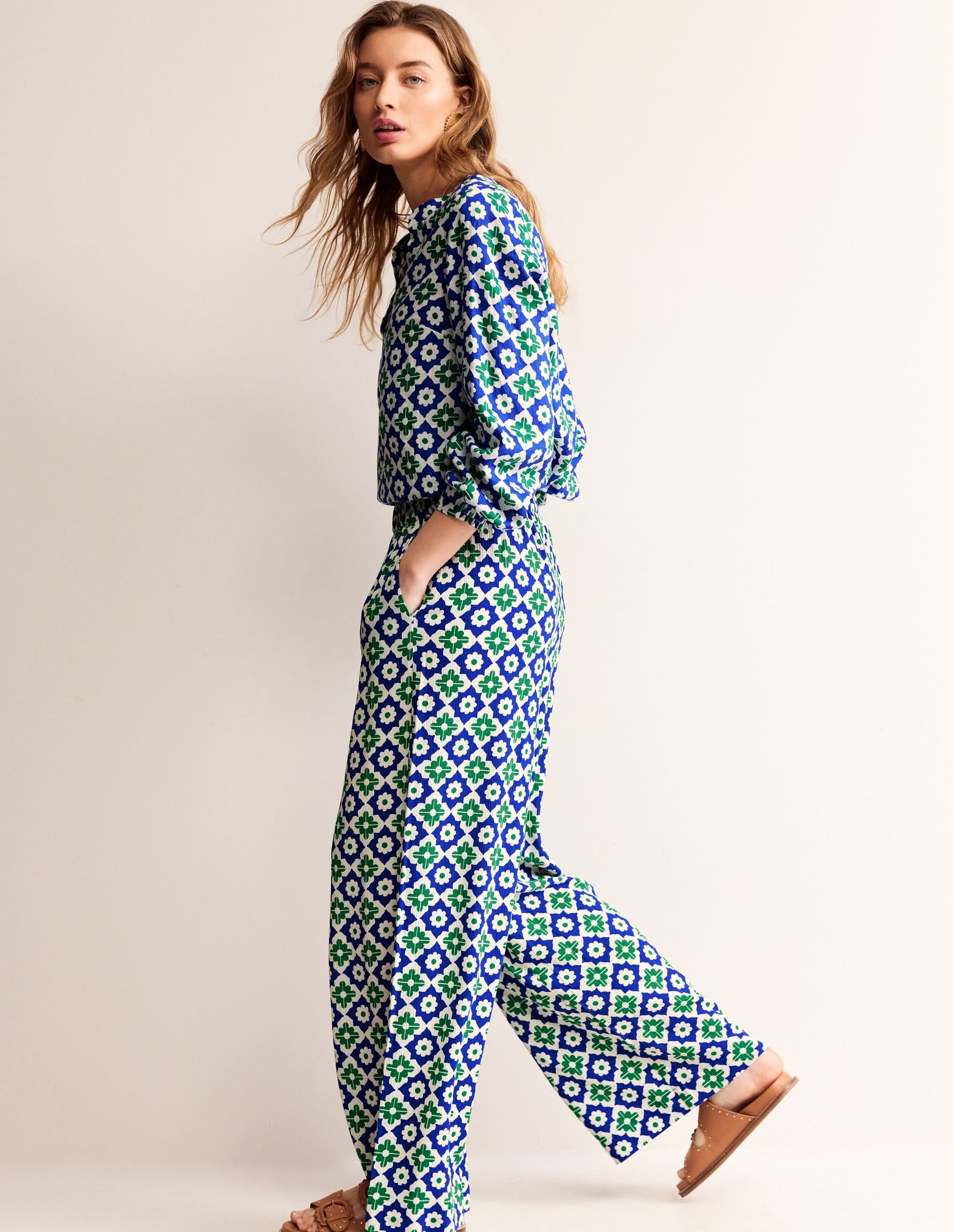 Crinkle Wide Trousers-Green Tambourine, Geometric-1