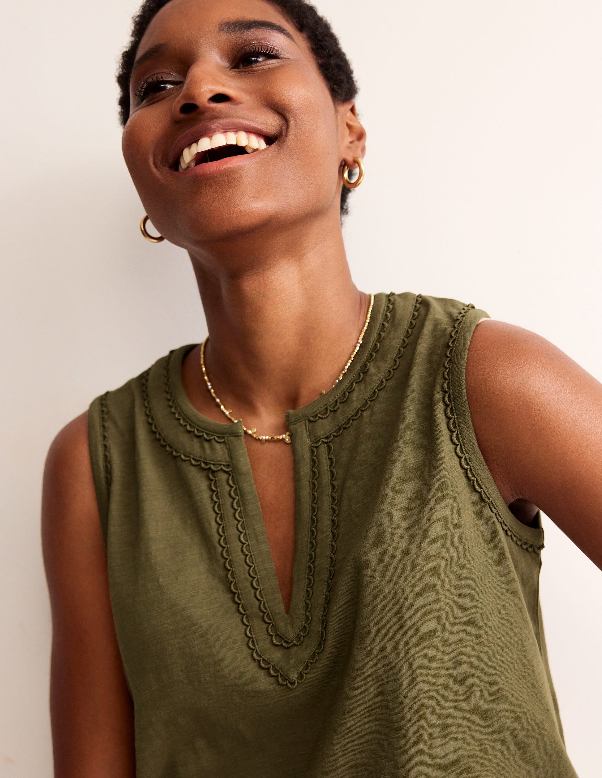 Trim Detail Vest-Winter Moss-1