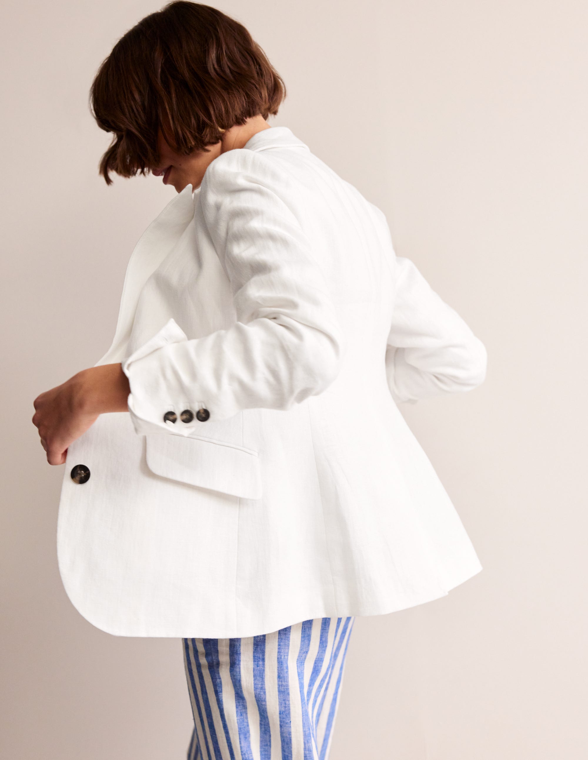 Marylebone Linen Blazer-White - Image 1