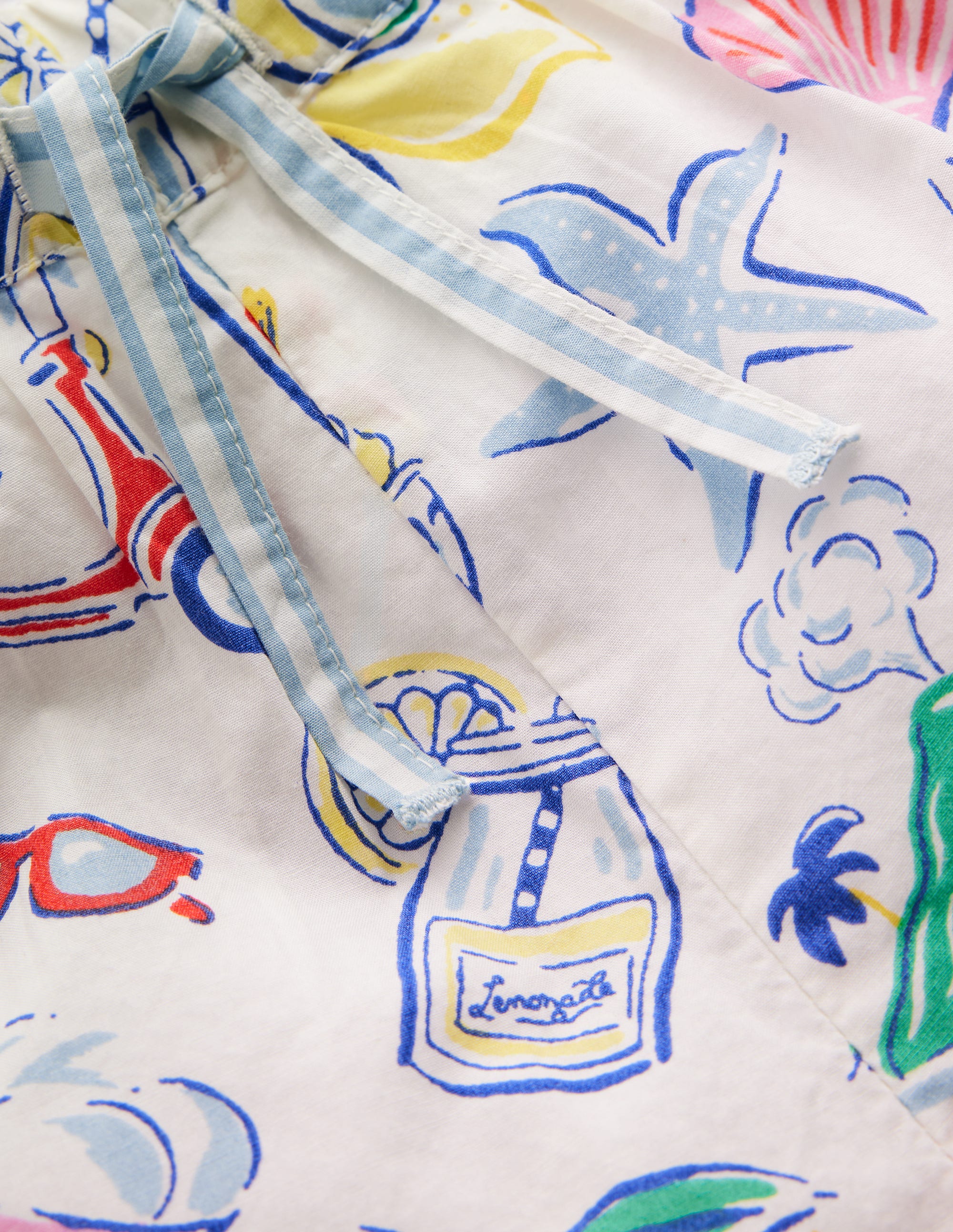 Juniper Woven Frill Shorts-Ivory Holiday Print - Image 4