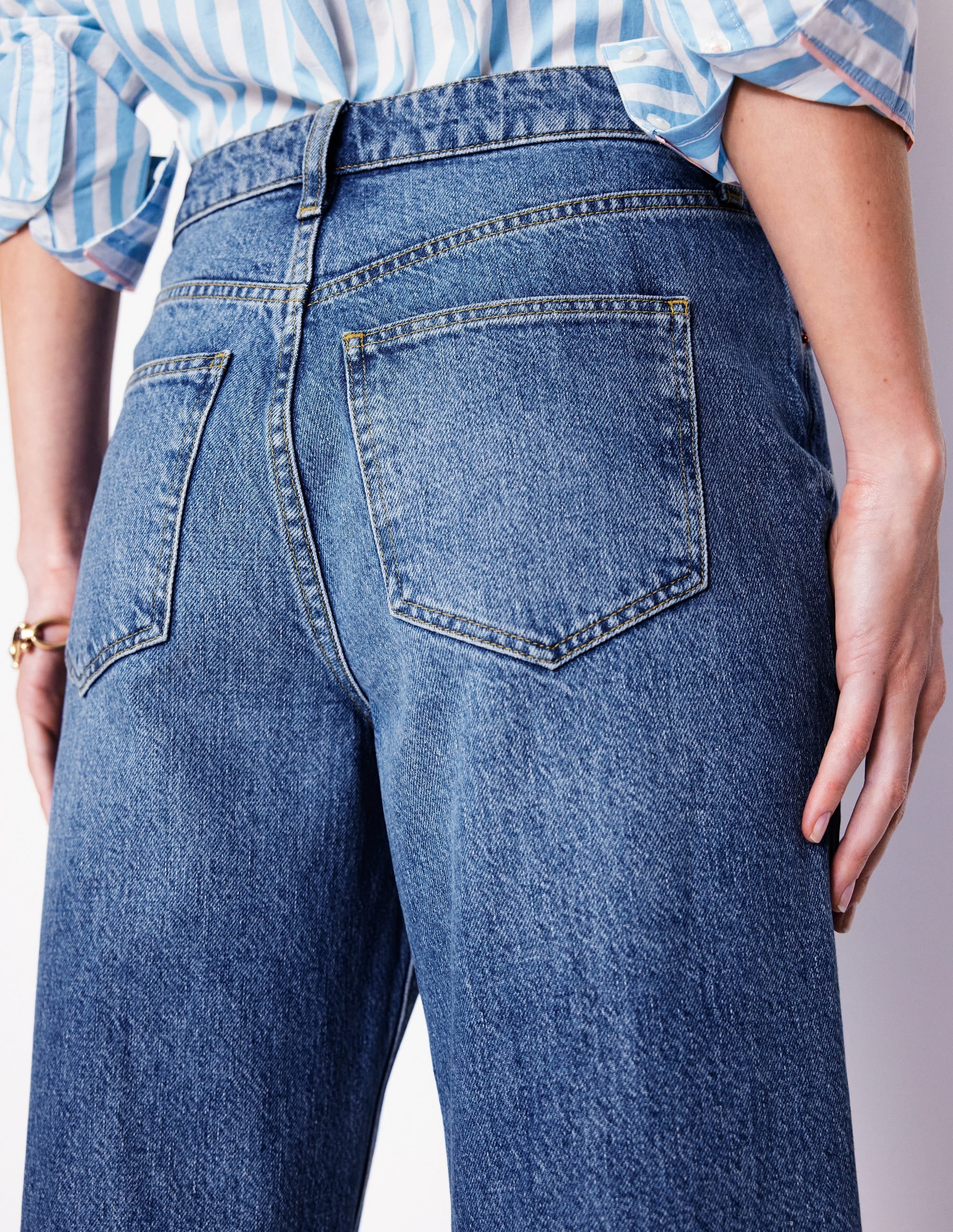 High Rise Straight Crop Jeans-Light Vintage Frayed - Image 4