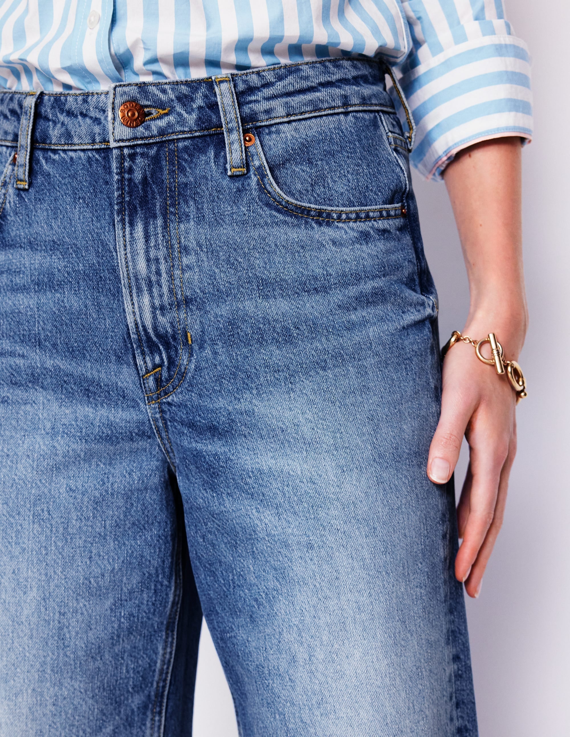 High Rise Straight Crop Jeans-Light Vintage Frayed - Image 7