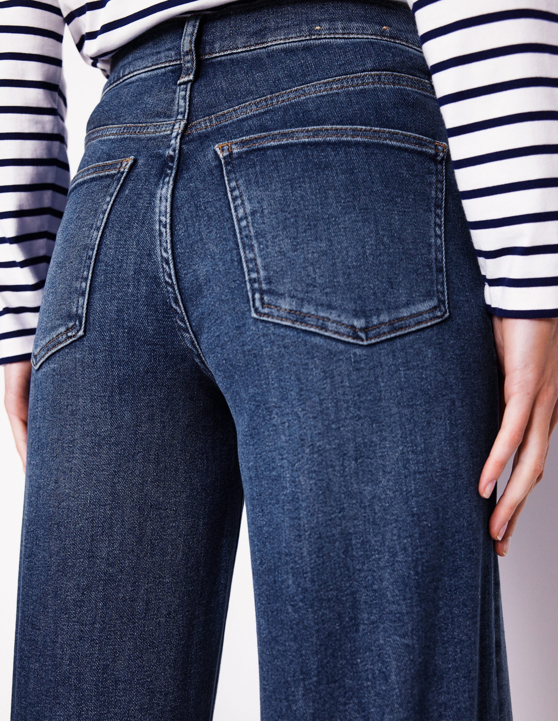 High Rise Wide Crop Jeans-Mid Vintage-3