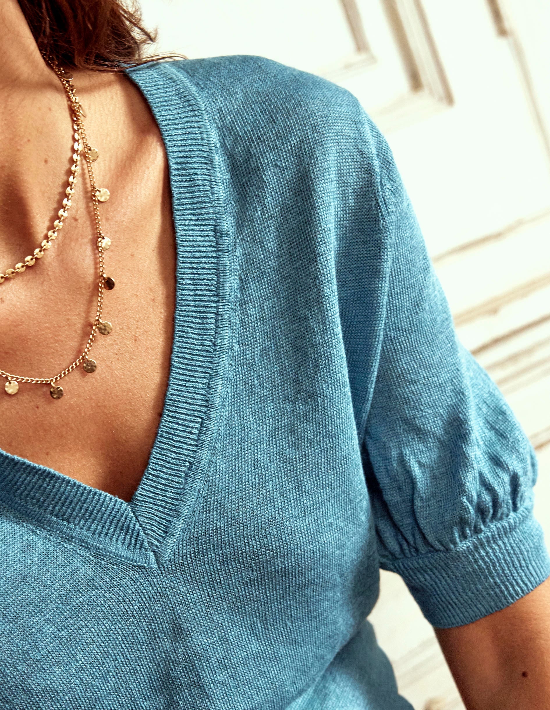 Liv V-Neck Linen T-Shirt-Duck Egg Blue-6