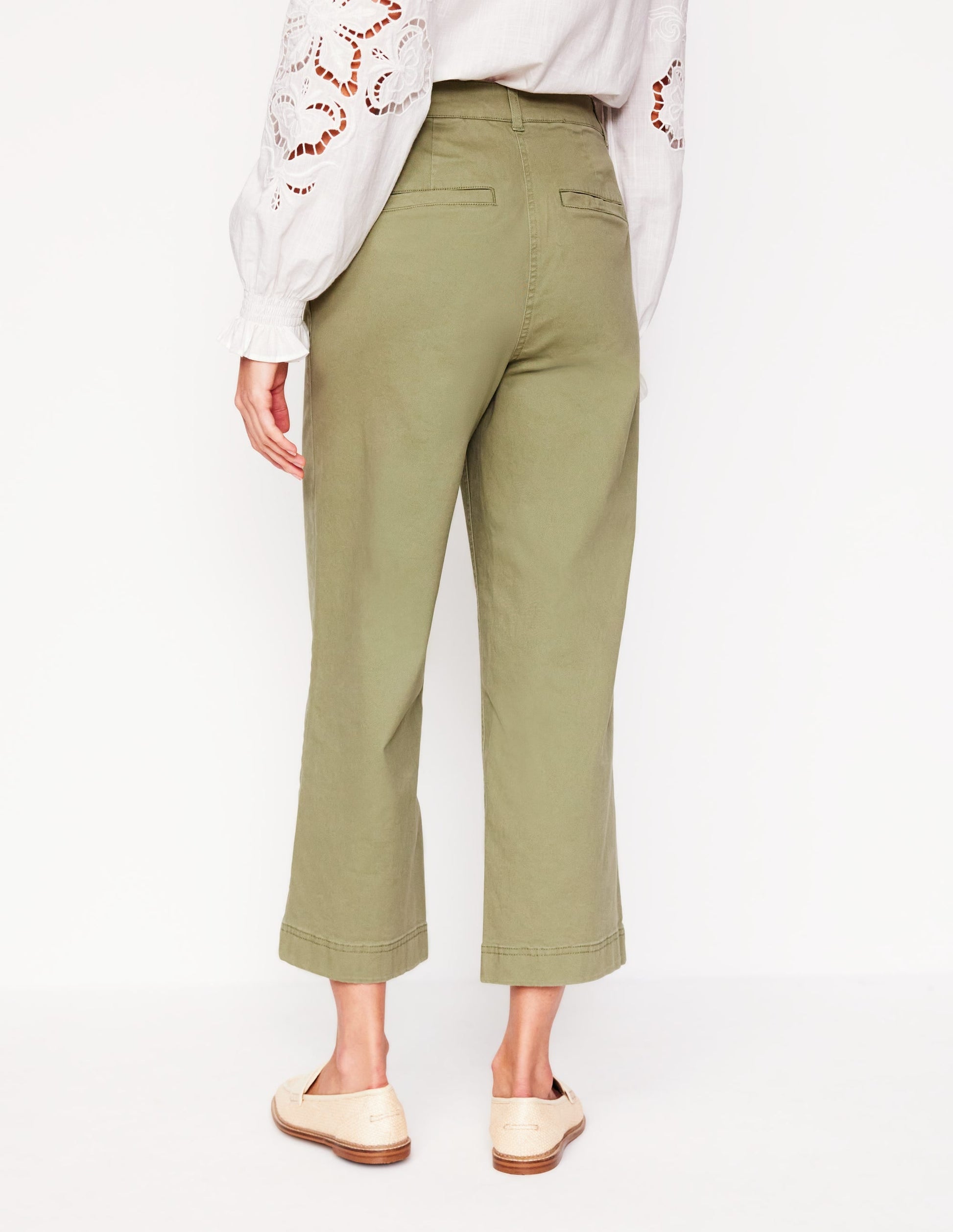 Patch Pocket Crop Chino-Larch Green-3