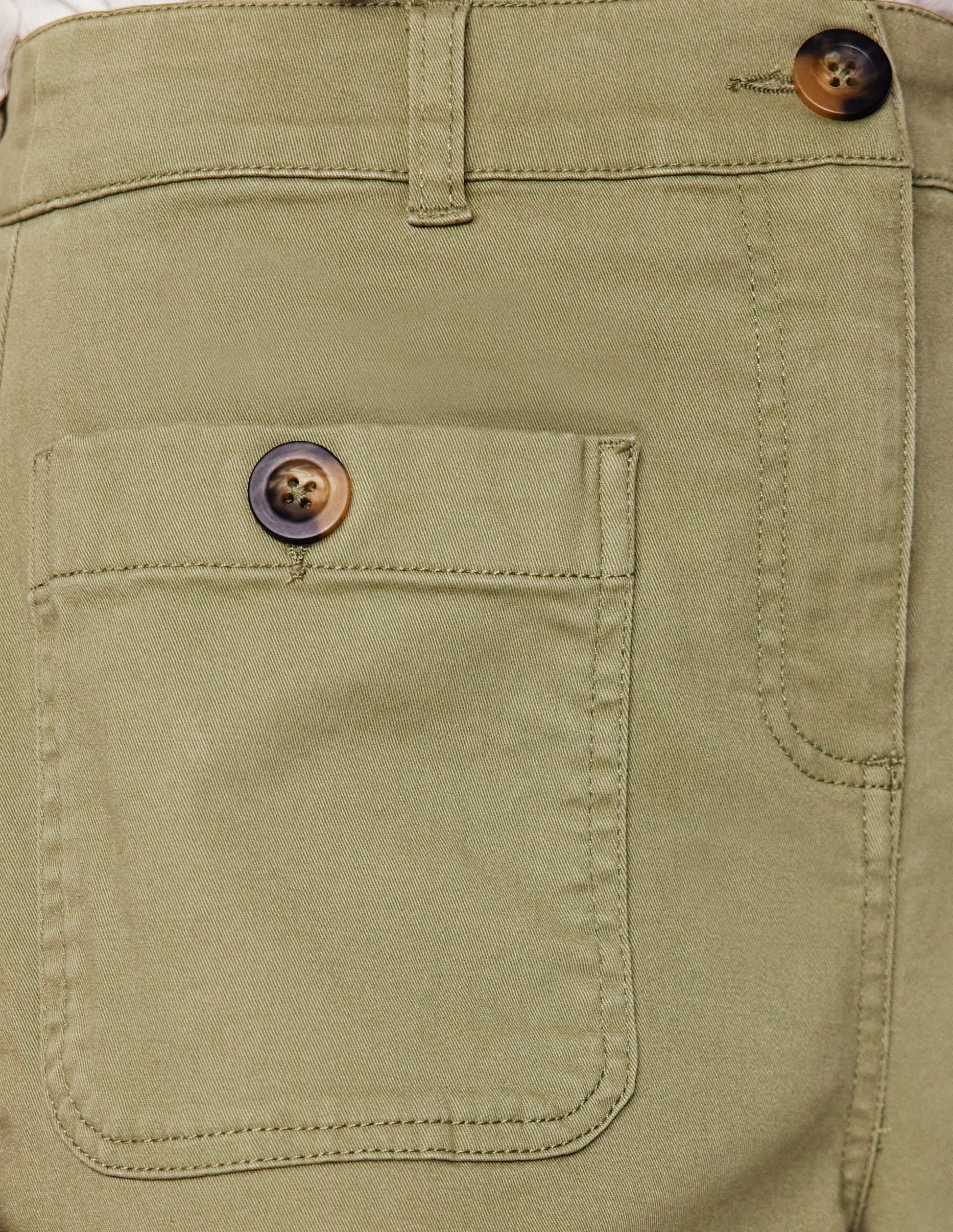 Patch Pocket Crop Chino-Larch Green-5