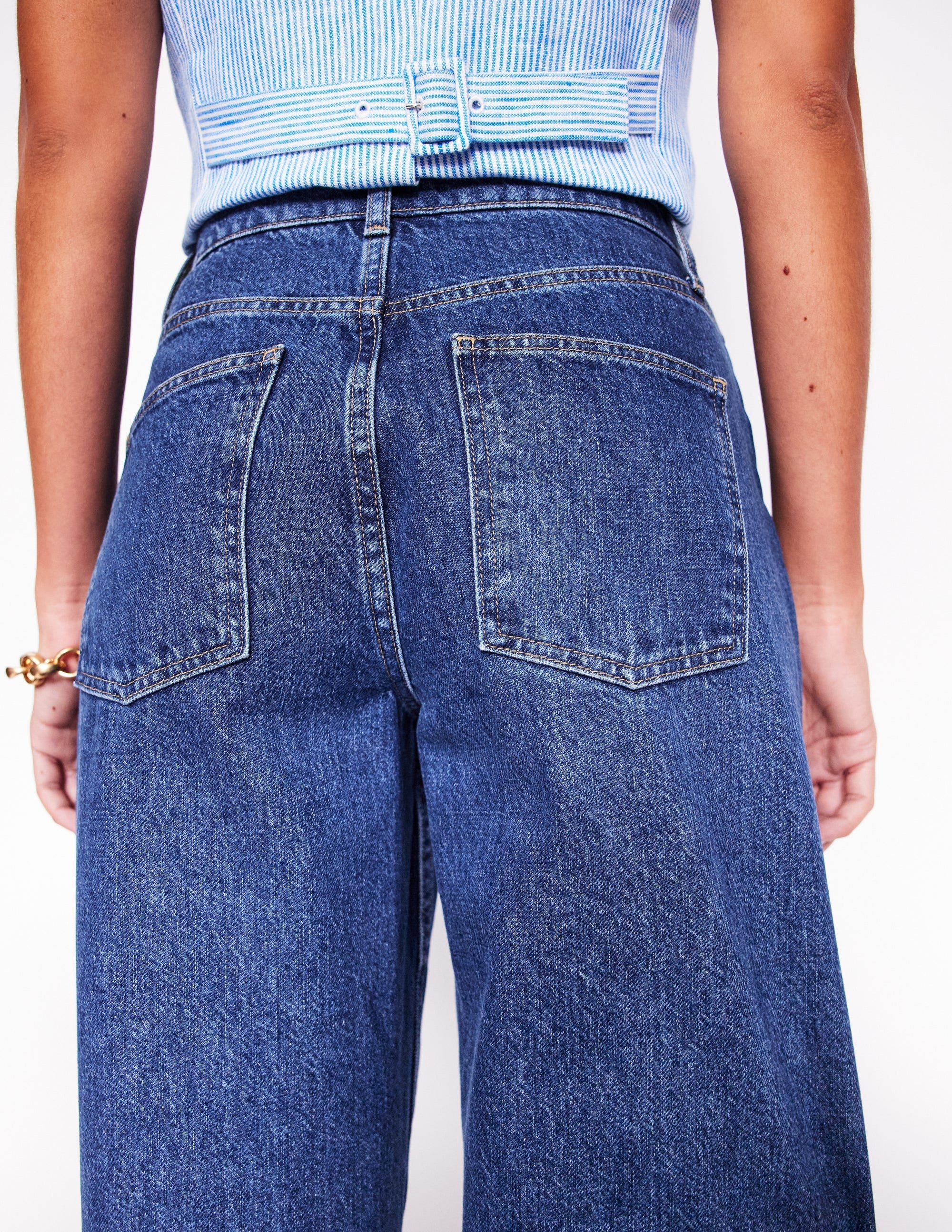 Barrel Leg Jeans-Mid Vintage - Image 3